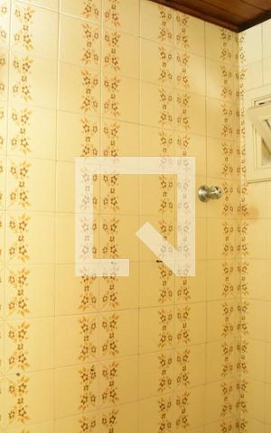 Casa de condomínio para alugar com 280m², 4 quartos e 4 vagasLavabo