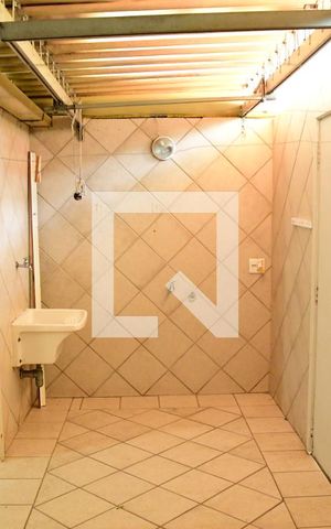 Casa de condomínio para alugar com 280m², 4 quartos e 4 vagasÁrea de Serviço