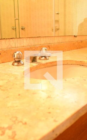 Casa de condomínio para alugar com 280m², 4 quartos e 4 vagasBanheiro Social