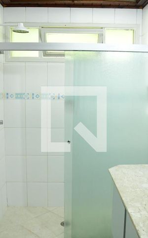 Casa de condomínio para alugar com 280m², 4 quartos e 4 vagasBanheiro do Quarto 3