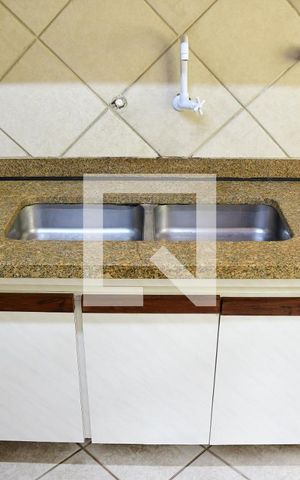 Casa de condomínio para alugar com 280m², 4 quartos e 4 vagasCozinha