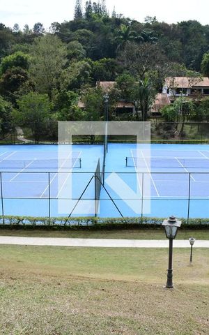 Casa de condomínio para alugar com 280m², 4 quartos e 4 vagasQuadra Esportiva