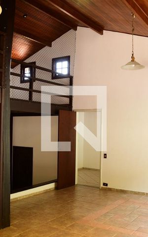 Casa de condomínio para alugar com 280m², 4 quartos e 4 vagasSala