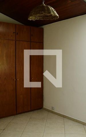 Casa de condomínio para alugar com 280m², 4 quartos e 4 vagasQuarto 3 