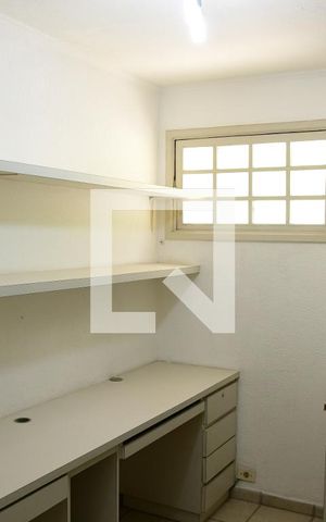 Casa de condomínio para alugar com 280m², 4 quartos e 4 vagasDespensa