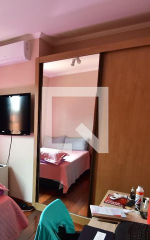 Casa à venda com 340m², 4 quartos e 2 vagasQuarto 1 - Armários