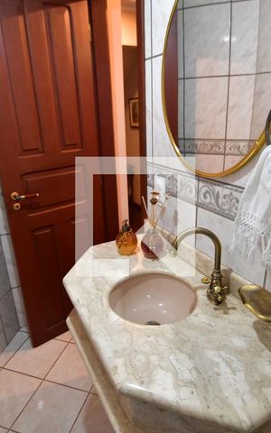 Casa à venda com 340m², 4 quartos e 2 vagasLavabo