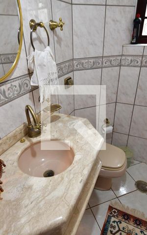 Casa à venda com 340m², 4 quartos e 2 vagasLavabo