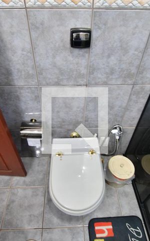 Casa à venda com 340m², 4 quartos e 2 vagasBanheiro 1