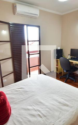 Casa à venda com 340m², 4 quartos e 2 vagasQuarto 3