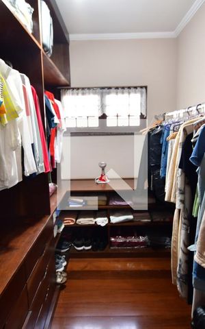 Casa à venda com 340m², 4 quartos e 2 vagasQuarto 4 - Suíte Closet