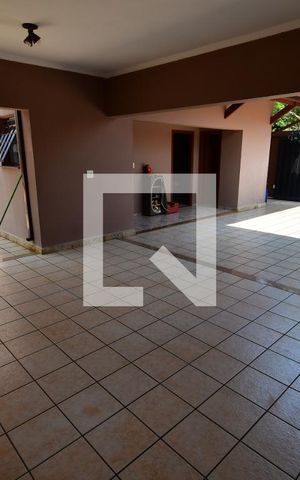 Casa à venda com 340m², 4 quartos e 2 vagasGaragem