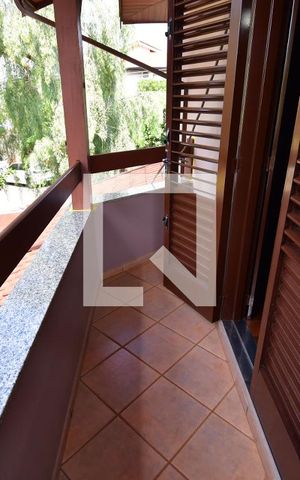 Casa à venda com 340m², 4 quartos e 2 vagasQuarto 4 - Suíte Sacada