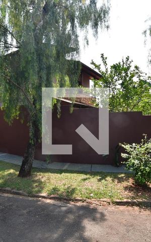 Casa à venda com 340m², 4 quartos e 2 vagasFachada