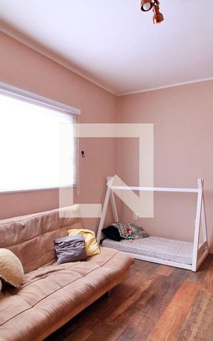 Casa à venda com 240m², 3 quartos e 3 vagasSuíte 3