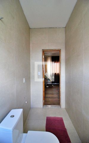 Casa à venda com 240m², 3 quartos e 3 vagasBanheiro da Suíte 2