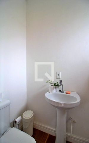 Casa à venda com 240m², 3 quartos e 3 vagasLavabo