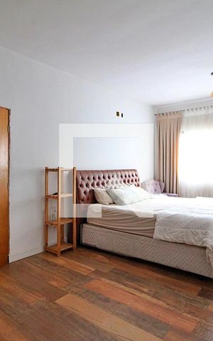 Casa à venda com 240m², 3 quartos e 3 vagasSuíte 1