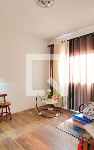 Casa à venda com 240m², 3 quartos e 3 vagasSuíte 2