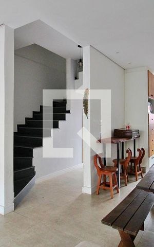 Casa à venda com 240m², 3 quartos e 3 vagasSala/Cozinha