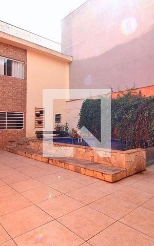 Casa à venda com 240m², 3 quartos e 3 vagasPiscina