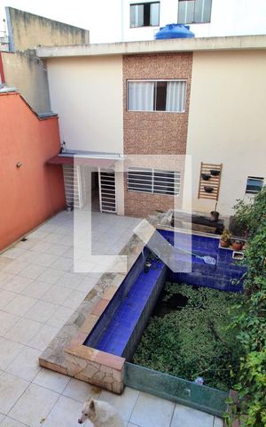 Casa à venda com 240m², 3 quartos e 3 vagasPiscina