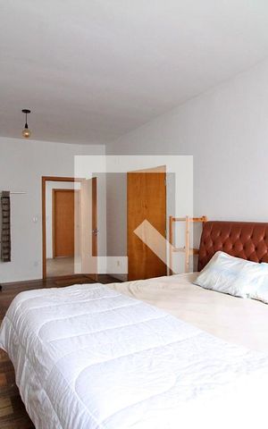 Casa à venda com 240m², 3 quartos e 3 vagasSuíte 1