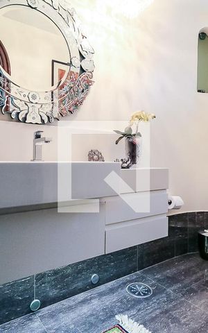 Casa à venda com 320m², 3 quartos e 5 vagas Casa à venda com 320m², 3 quartos e 5 vagasLavabo