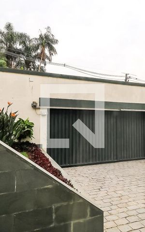 Casa à venda com 320m², 3 quartos e 5 vagas Casa à venda com 320m², 3 quartos e 5 vagasVista do Atelier / 2º Escritório