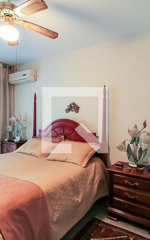 Casa à venda com 320m², 3 quartos e 5 vagas Casa à venda com 320m², 3 quartos e 5 vagasSuíte