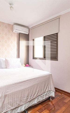 Apartamento à venda com 175m², 4 quartos e 4 vagas Apartamento à venda com 175m², 4 quartos e 4 vagasSuíte 1