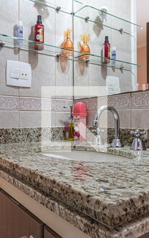 Apartamento à venda com 175m², 4 quartos e 4 vagas Apartamento à venda com 175m², 4 quartos e 4 vagasBanheiro da Suíte 2