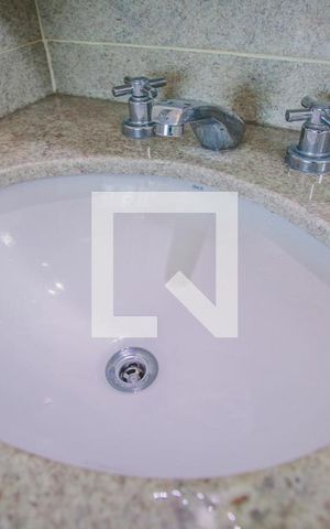 Apartamento à venda com 35m², 1 quarto e 1 vagaBanheiro - Torneira