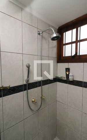 Casa à venda com 221m², 4 quartos e 2 vagasBanheiro da Suíte