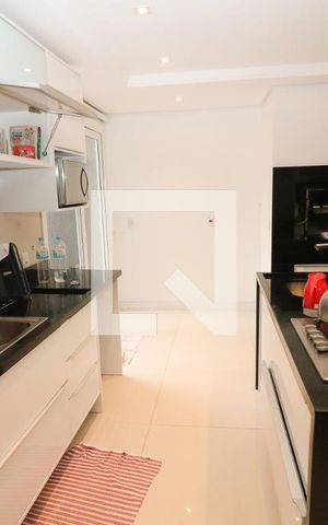 Casa à venda com 221m², 4 quartos e 2 vagasCozinha