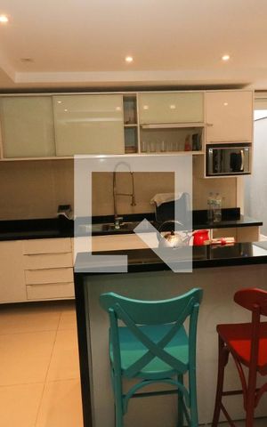 Casa à venda com 221m², 4 quartos e 2 vagasCozinha