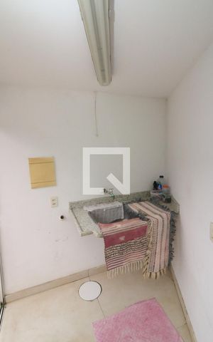 Casa à venda com 221m², 4 quartos e 2 vagasÁrea de Serviço