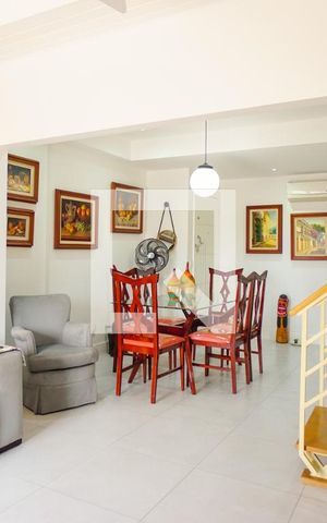 Apartamento à venda com 320m², 4 quartos e 2 vagas Apartamento à venda com 320m², 4 quartos e 2 vagasSala