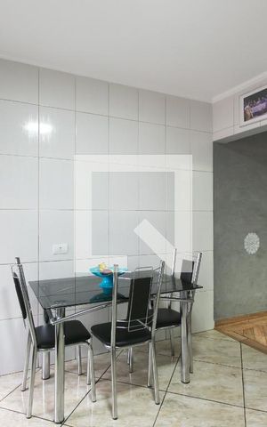 Casa à venda com 172m², 3 quartos e 2 vagas Casa à venda com 172m², 3 quartos e 2 vagasCozinha - Armários