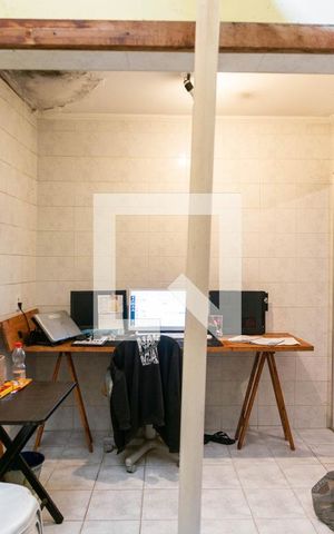 Casa à venda com 90m², 2 quartos e 2 vagas Casa à venda com 90m², 2 quartos e 2 vagasEscritório