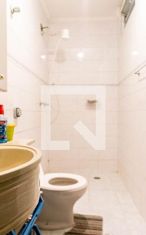 Casa à venda com 90m², 2 quartos e 2 vagas Casa à venda com 90m², 2 quartos e 2 vagasBanheiro