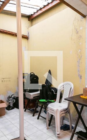 Casa à venda com 90m², 2 quartos e 2 vagas Casa à venda com 90m², 2 quartos e 2 vagasEscritório