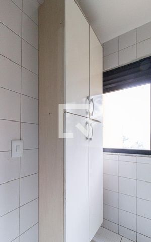 Apartamento para alugar com 64m², 3 quartos e 1 vaga Apartamento para alugar com 64m², 3 quartos e 1 vagaCozinha e área de serviço