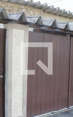 Casa à venda com 300m², 4 quartos e 2 vagasFachada