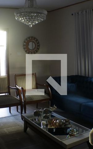 Casa à venda com 300m², 4 quartos e 2 vagasSala