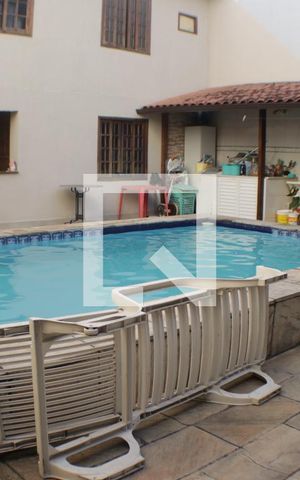 Casa à venda com 300m², 4 quartos e 2 vagasÁrea comum - Piscina