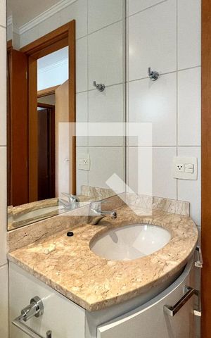 Apartamento para alugar com 139m², 3 quartos e 3 vagasBanheiro da Suíte 1