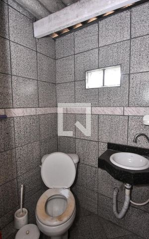 Casa à venda com 225m², 5 quartos e 2 vagas Casa à venda com 225m², 5 quartos e 2 vagasLavabo