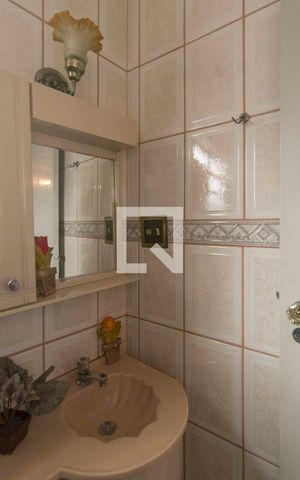 Casa à venda com 350m², 3 quartos e 9 vagasBanheiro Suíte