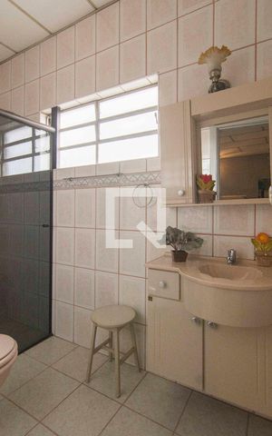 Casa à venda com 350m², 3 quartos e 9 vagasBanheiro Suíte